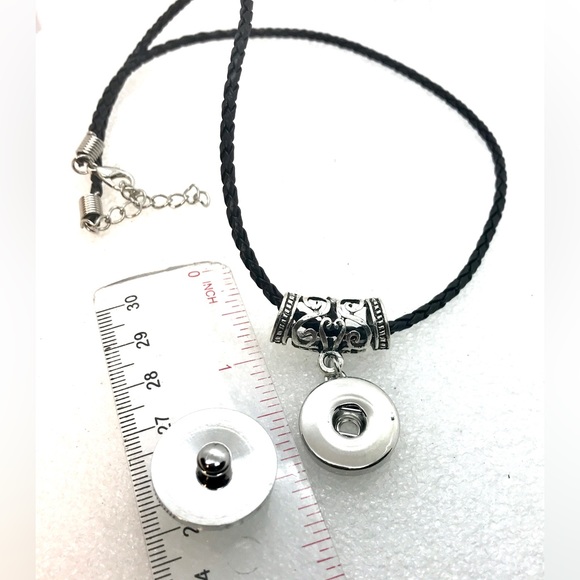 Necklace with handmade 20mm Snap Jewelry SN20 filigree pendant - Picture 3 of 3